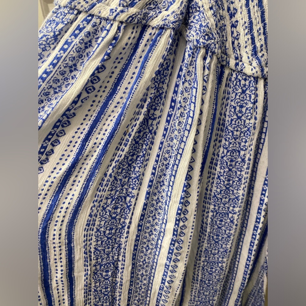 Japna~Adorable Blue & White Patterned Flowy Midi Dress W/ Smocked Top~Size XS - Picture 4 of 9